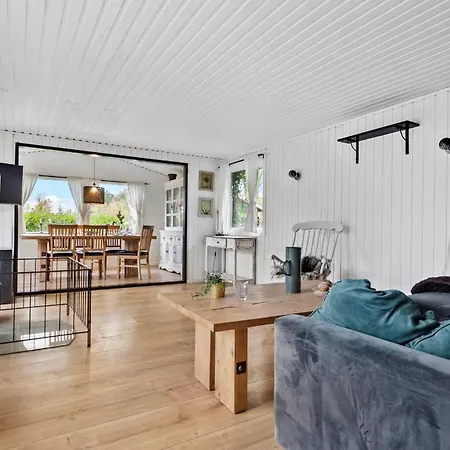 3 Bedroom Lovely In Hyllinge