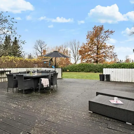 3 Bedroom Lovely In Hyllinge Ferienhaus *