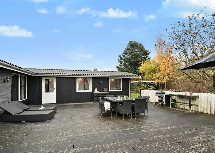 3 Bedroom Lovely In Hyllinge * Kirke-Hyllinge